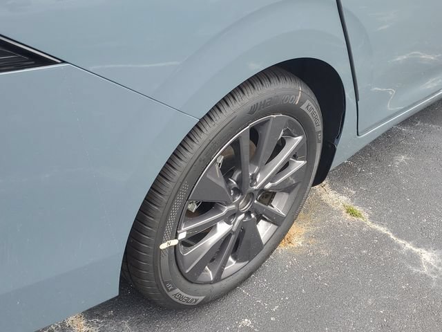 New 2026 Nissan Sentra SL w/ Floor Mat Package FWD image 5