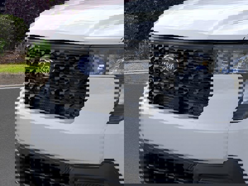 New 2025 Ford Maverick XL image 18