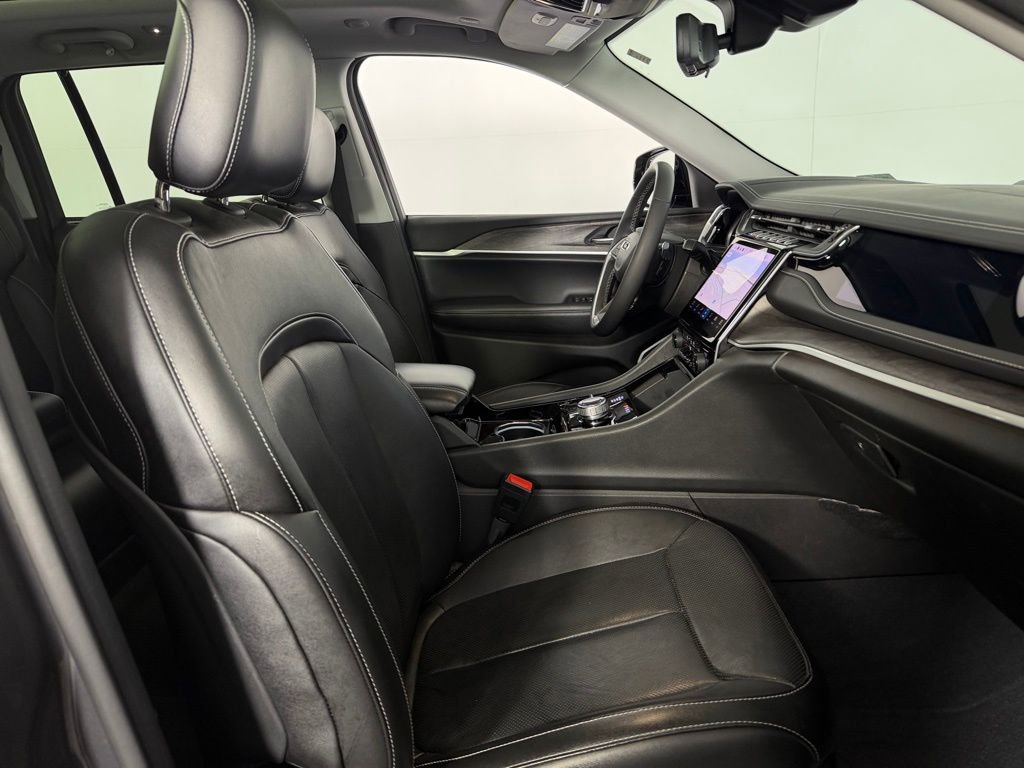 Used 2022 Jeep Grand Cherokee Limited 4xe w/ Luxury Tech Group II image 35