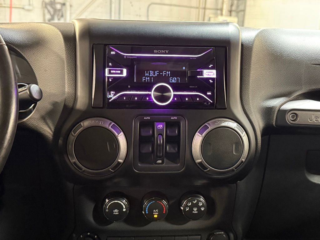 Used 2013 Jeep Wrangler Unlimited Sport AWD/4WD image 9