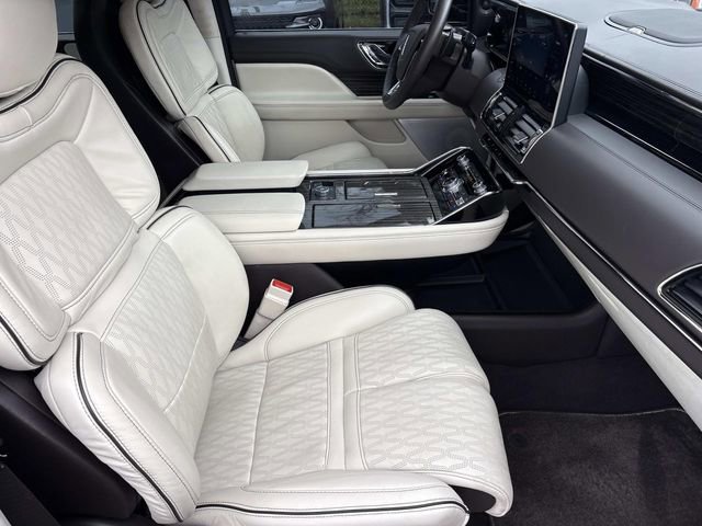 Certified 2022 Lincoln Navigator Black Label image 24