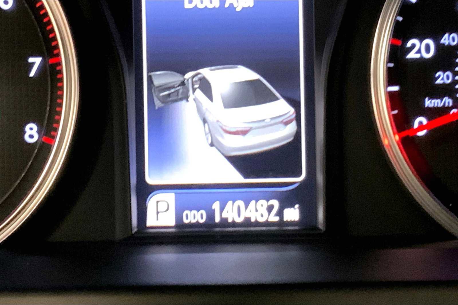 Used 2015 Toyota Camry XSE image 25