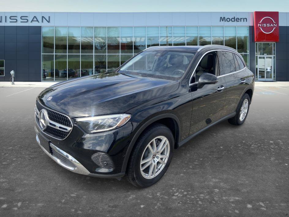 Used 2023 Mercedes-Benz GLC 300 4MATIC image 1