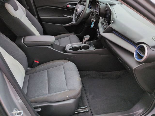 Used 2024 Chevrolet Trax LS FWD image 34