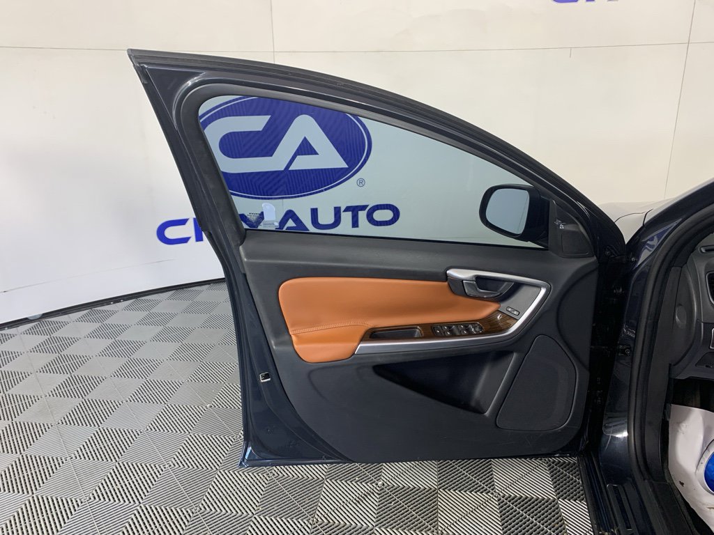 Used 2016 Volvo S60 T5 Premier w/ Convenience Package image 14
