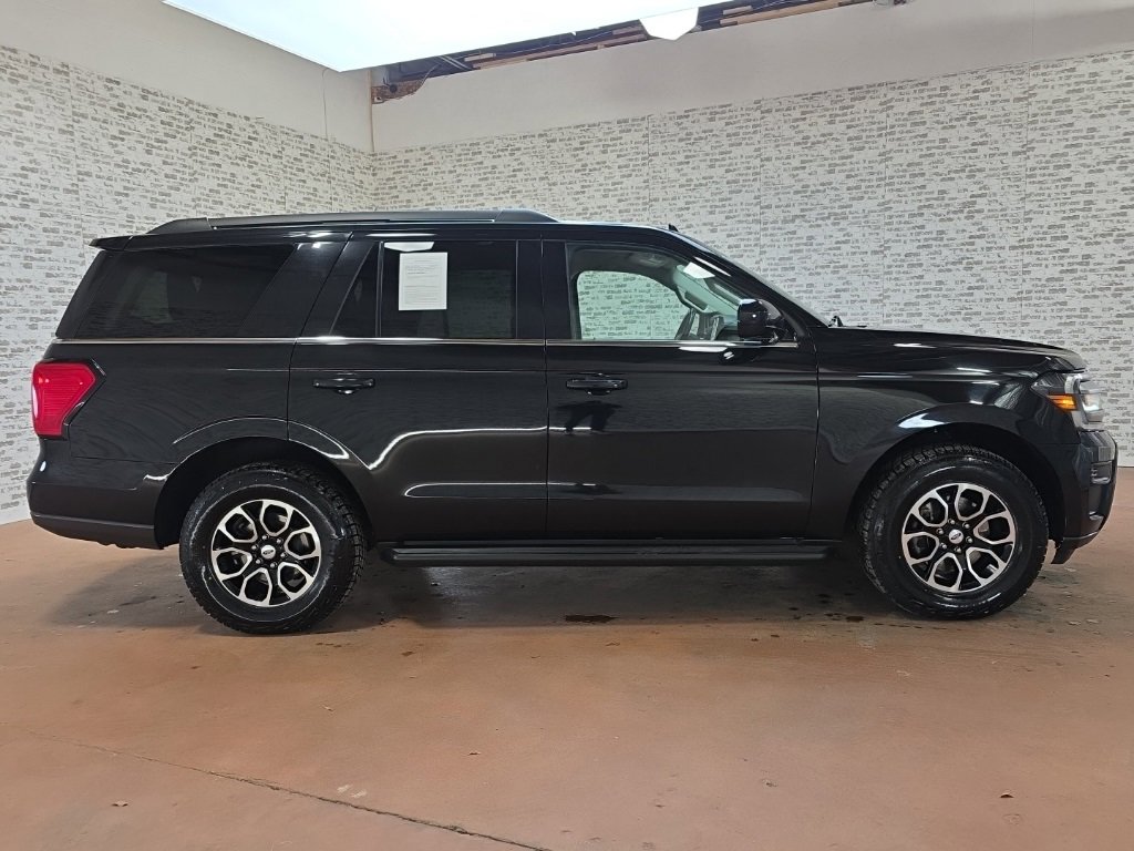 Used 2024 Ford Expedition XLT image 6