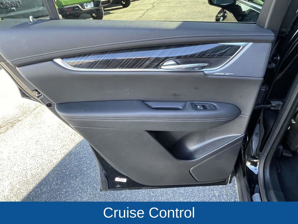 Used 2023 Cadillac XT6 Premium Luxury image 21