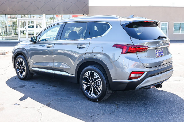 Used 2019 Hyundai Santa Fe Limited w/ Cargo Package FWD image 4