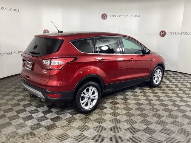 Used 2017 Ford Escape SE w/ SE Cold Weather Package image 4
