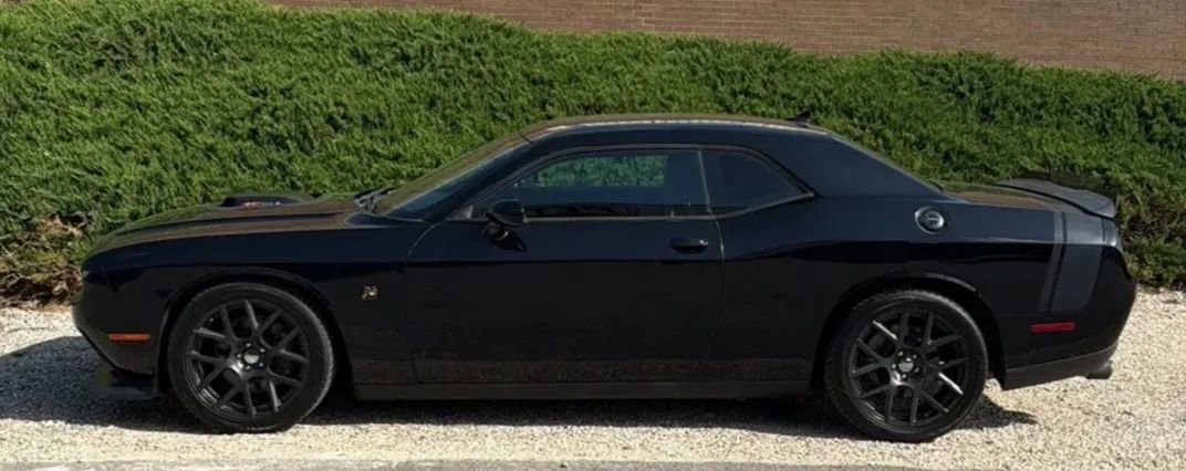 Used 2016 Dodge Challenger R/T Scat Pack RWD image 2