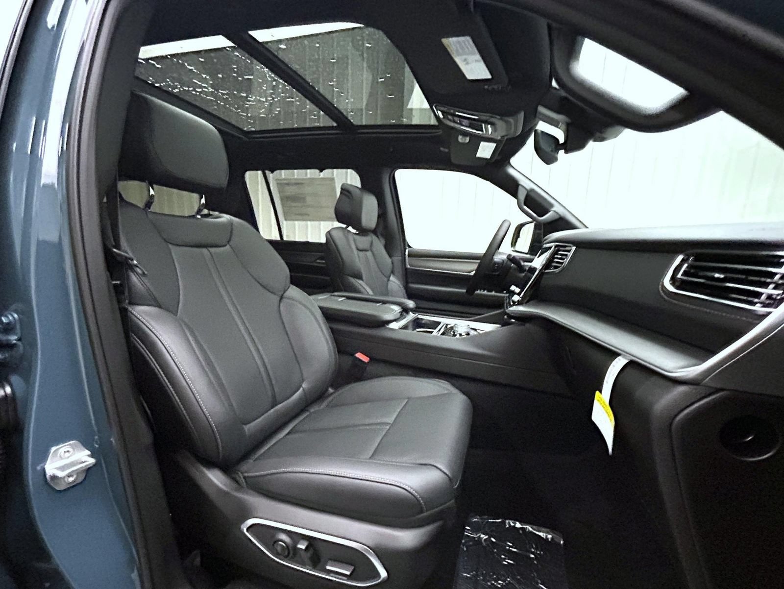 New 2026 Jeep Grand Wagoneer L Limited AWD/4WD image 15