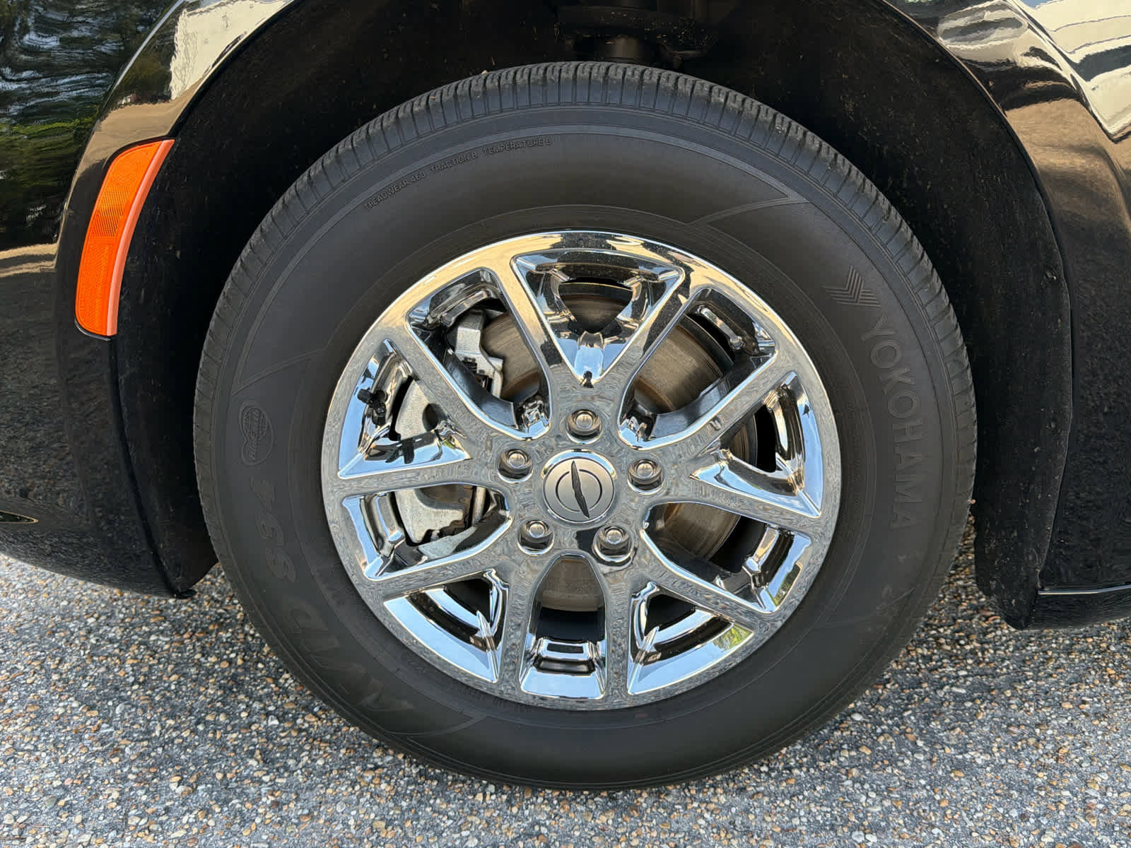 Used 2024 Chrysler Pacifica Touring-L FWD image 10