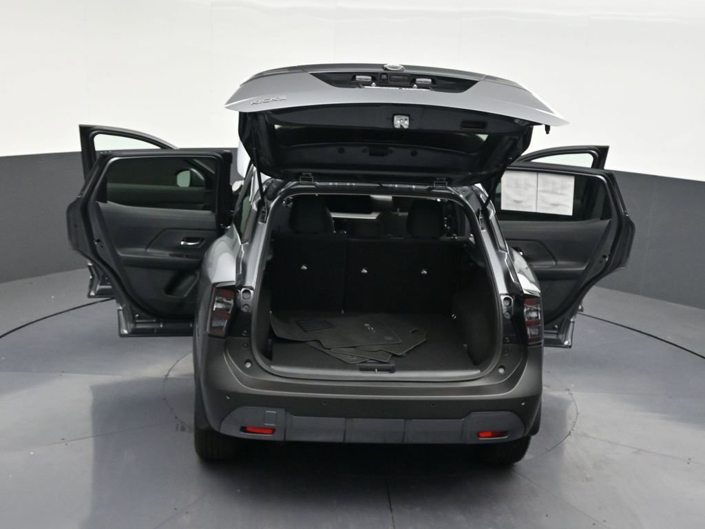 Used 2025 Nissan Kicks SV image 40