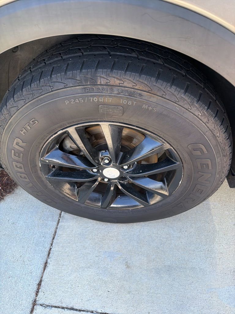 Used 2016 Kia Sorento LX w/ LX Convenience Package image 16