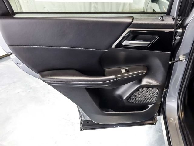 Used 2024 Mitsubishi Outlander SE AWD/4WD image 28