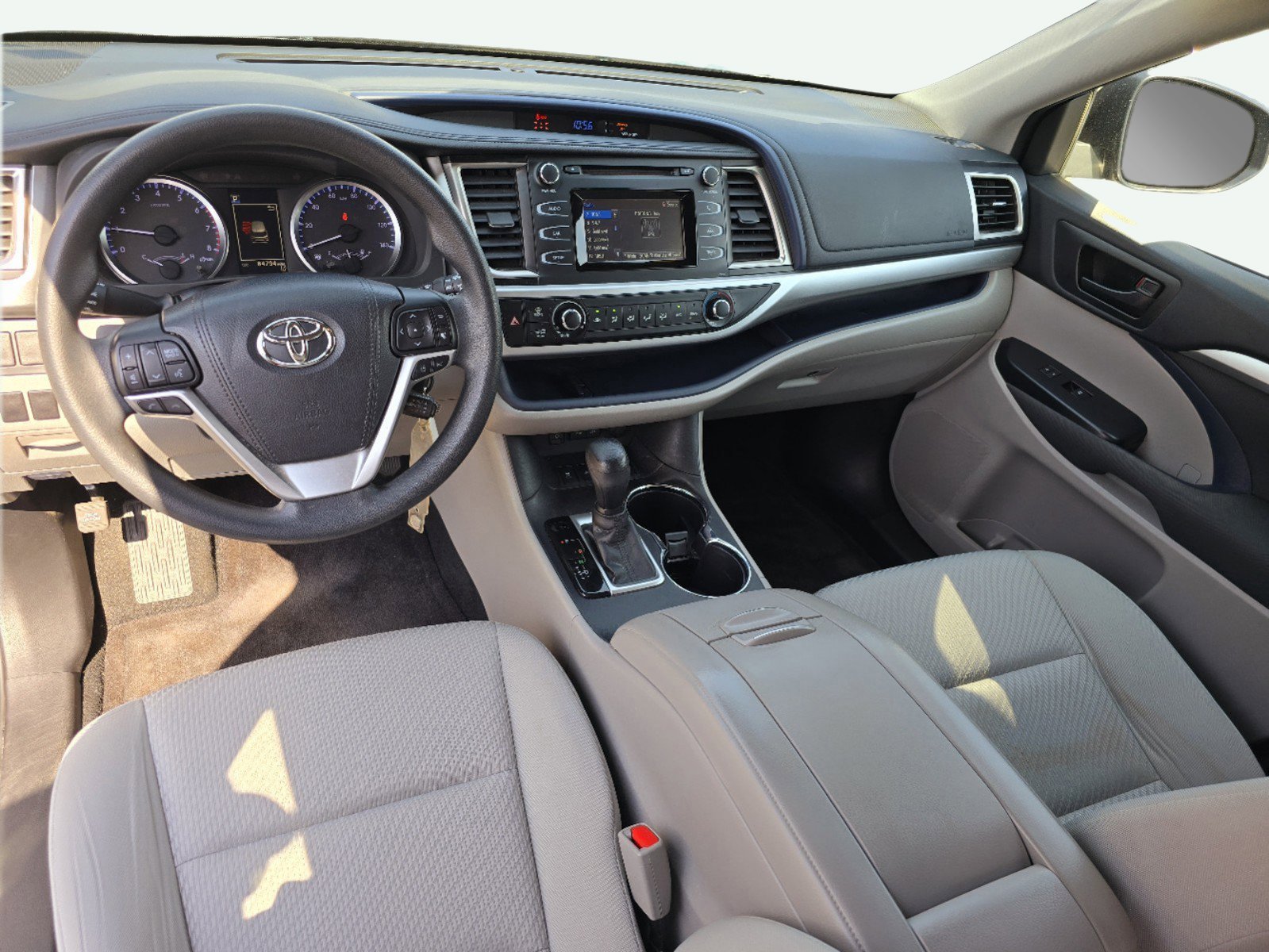 Used 2018 Toyota Highlander LE image 20