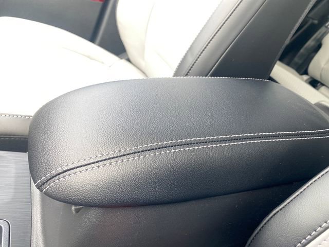 New 2025 Ford Escape SE image 29