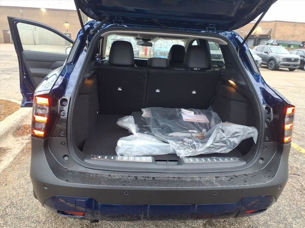 New 2026 Nissan Kicks SR image 35