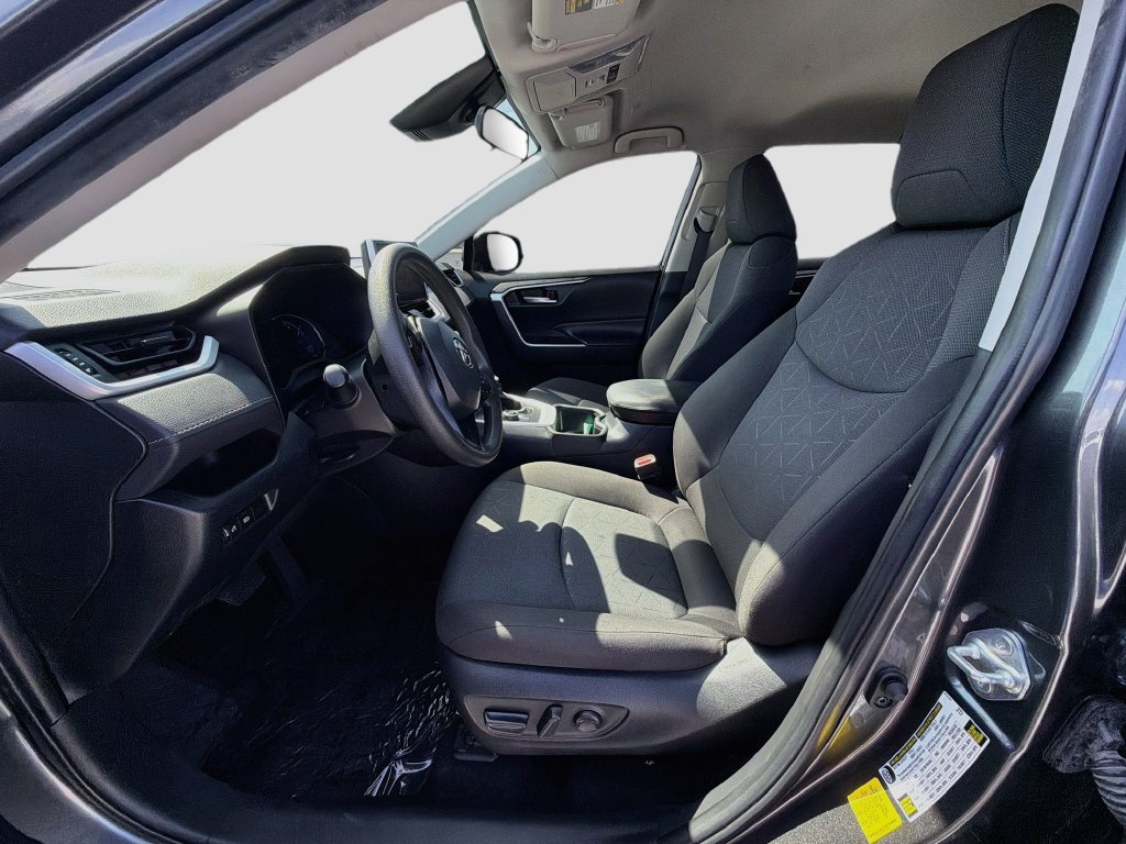 Used 2023 Toyota RAV4 XLE AWD/4WD image 18