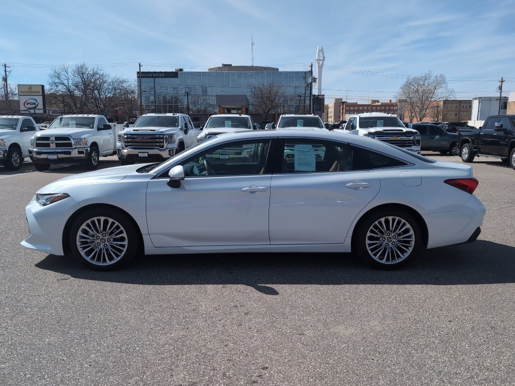 Used 2019 Toyota Avalon Limited w/ All Weather Liner Package FWD image 1