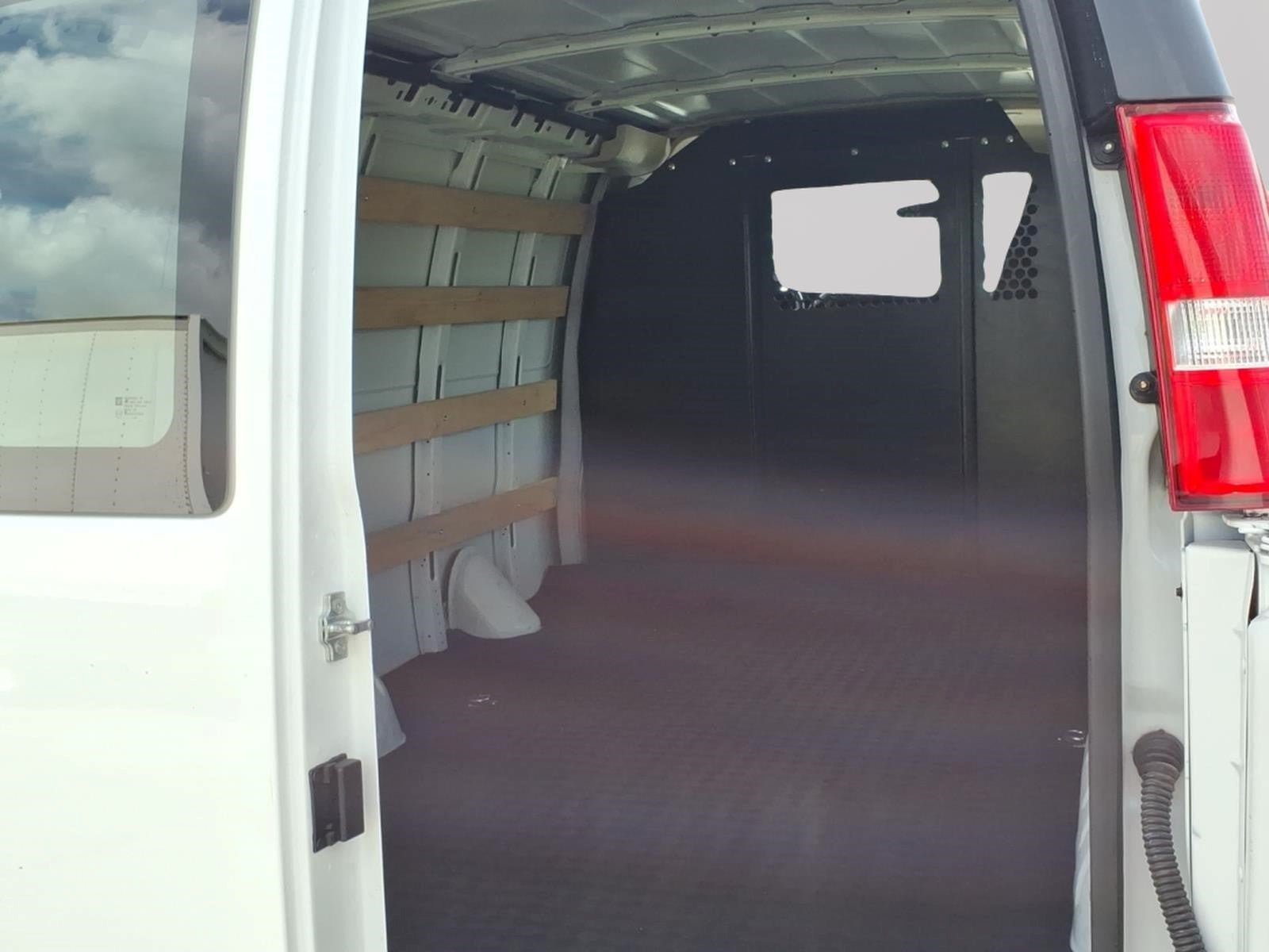 Used 2025 GMC Savana 2500 w/ Driver Convenience Package RWD image 8