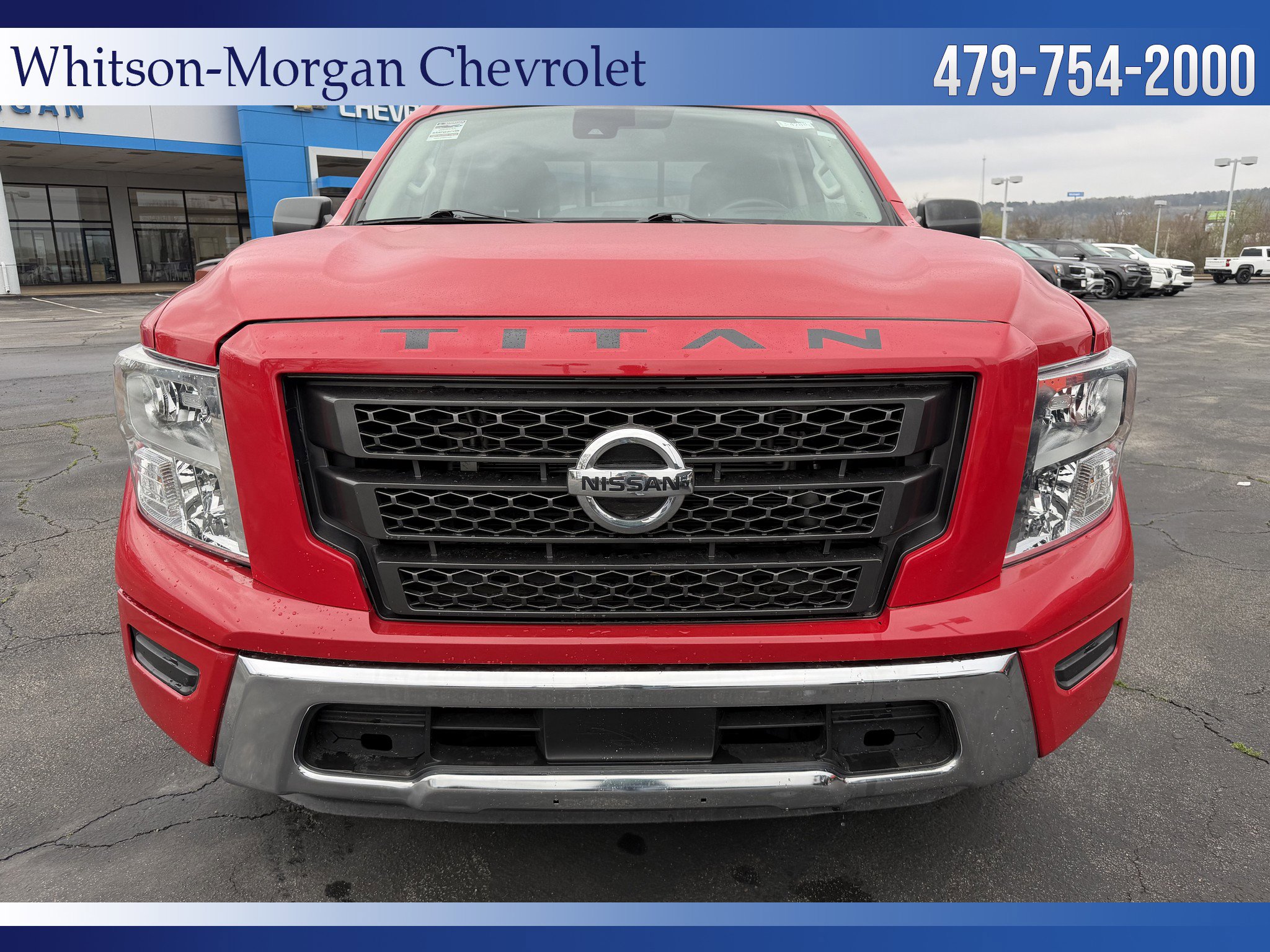 Used 2022 Nissan Titan SV image 2
