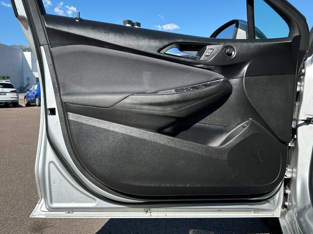 Used 2018 Chevrolet Cruze LS FWD image 23