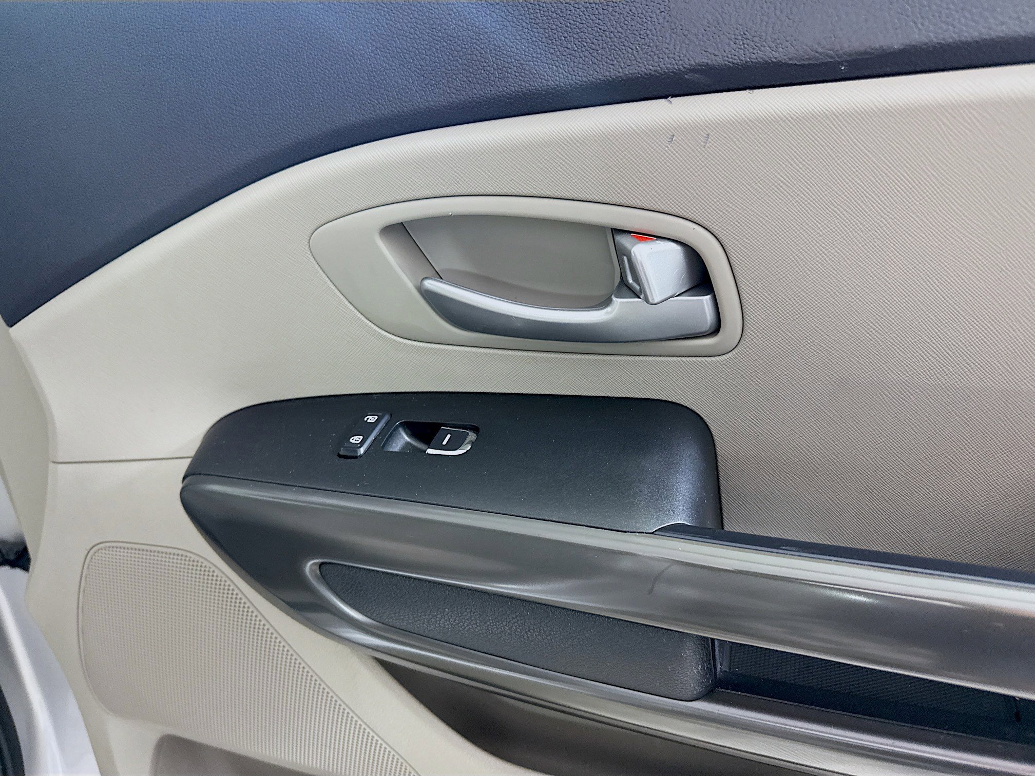 Used 2019 Kia Sedona LX image 28