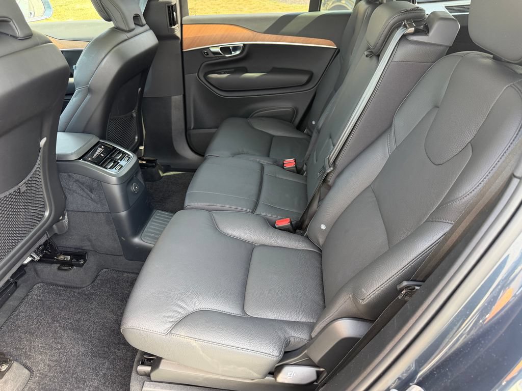 Certified 2025 Volvo XC90 T8 Plus AWD/4WD image 22
