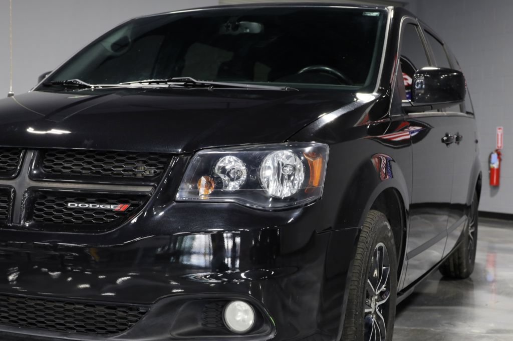 Used 2018 Dodge Grand Caravan SE FWD image 27