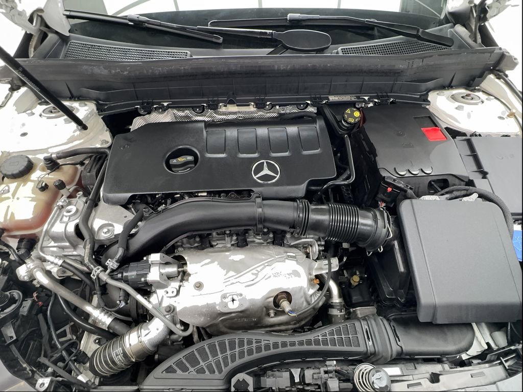 Used 2021 Mercedes-Benz GLB 250 image 18