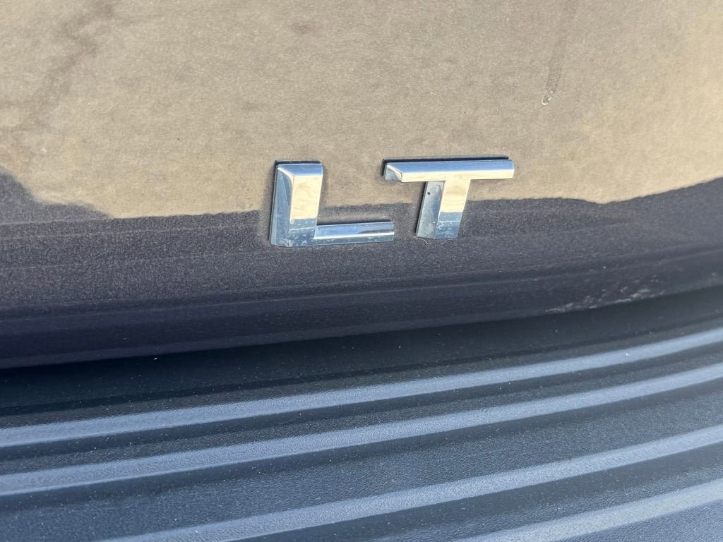 Used 2025 Chevrolet Suburban LT AWD/4WD image 6
