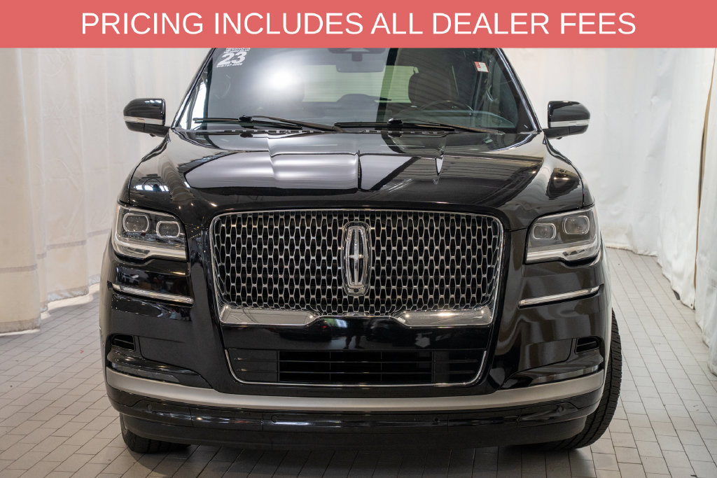 Used 2023 Lincoln Navigator L Reserve AWD/4WD image 2