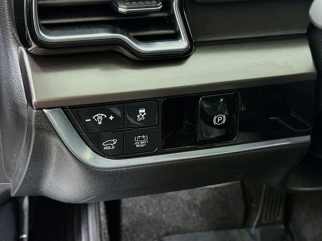 Used 2024 Kia Sportage EX w/ EX Premium Package image 20