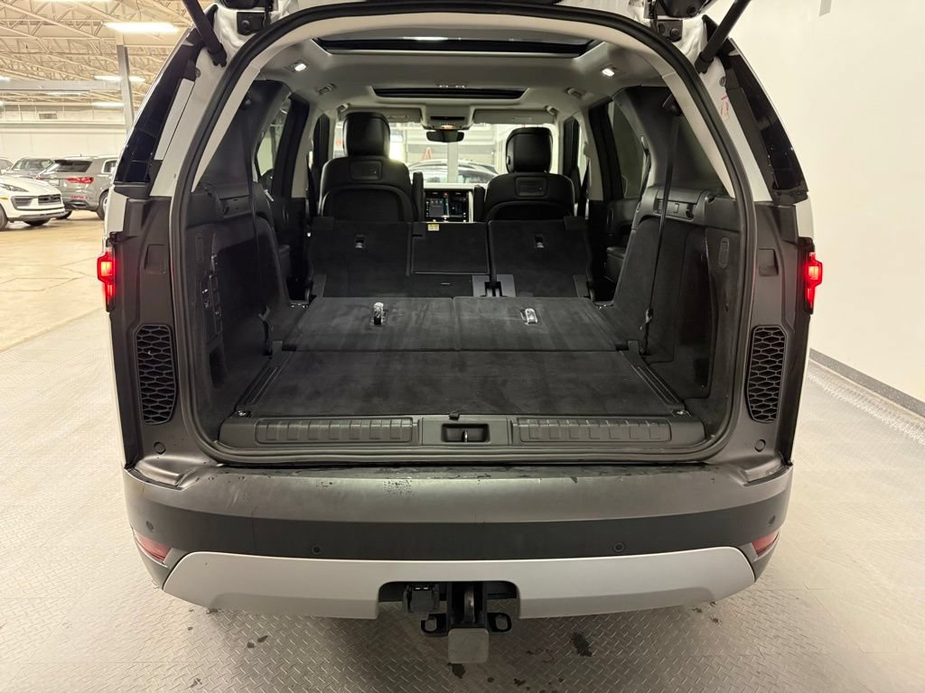 Used 2024 Land Rover Discovery S AWD/4WD image 24