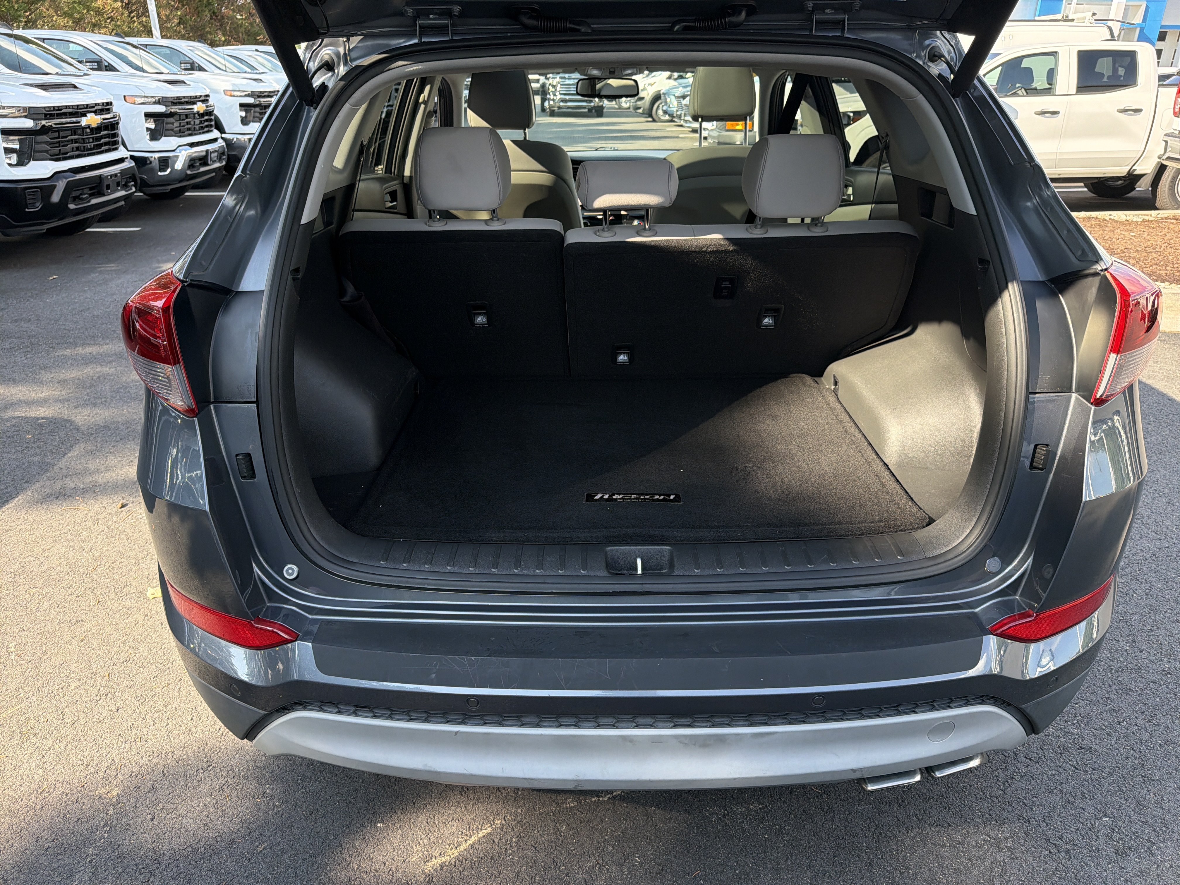 Used 2018 Hyundai Tucson Value w/ Cargo Package FWD image 34