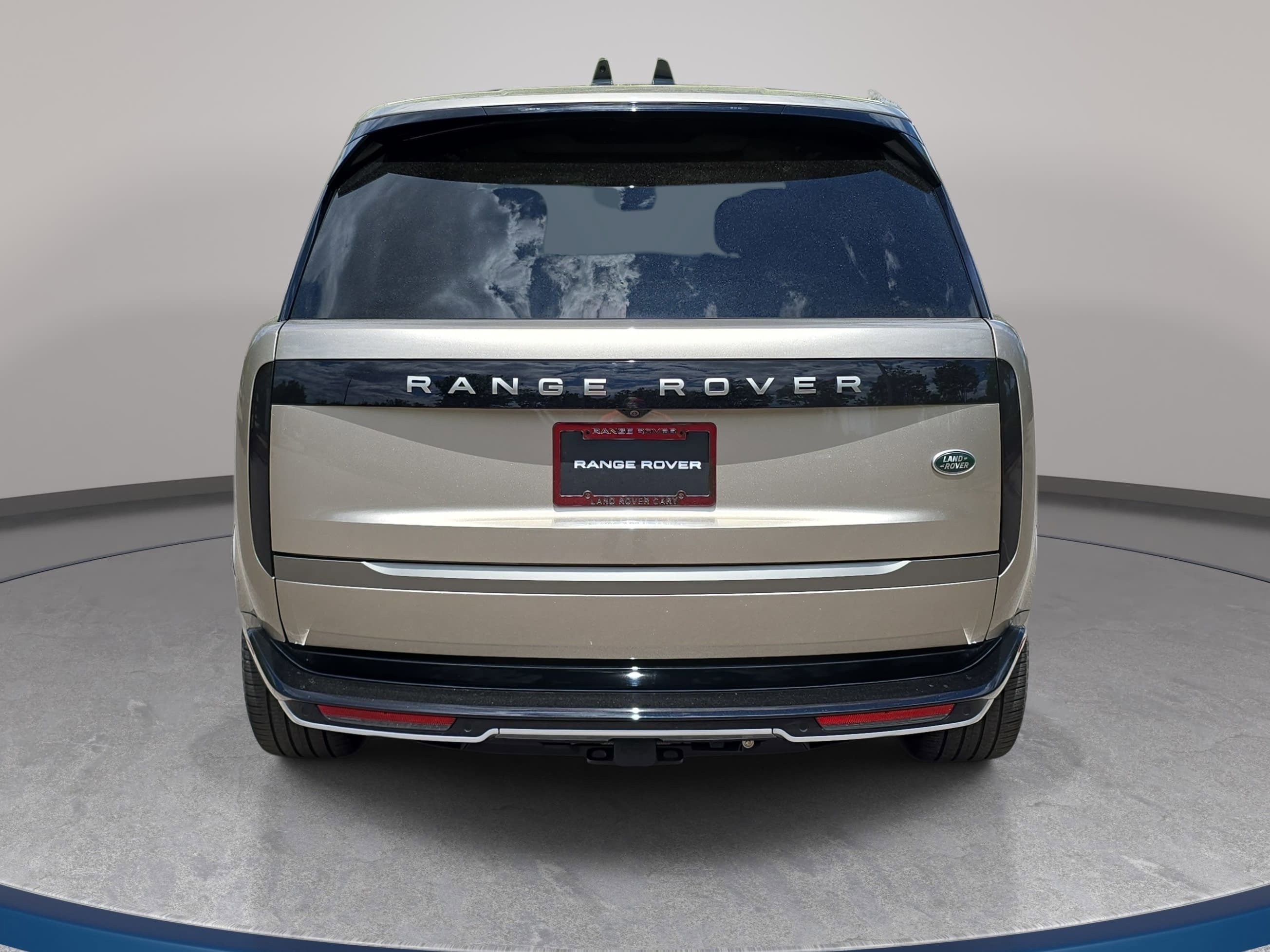 Certified 2023 Land Rover Range Rover Long Wheelbase SE AWD/4WD image 6