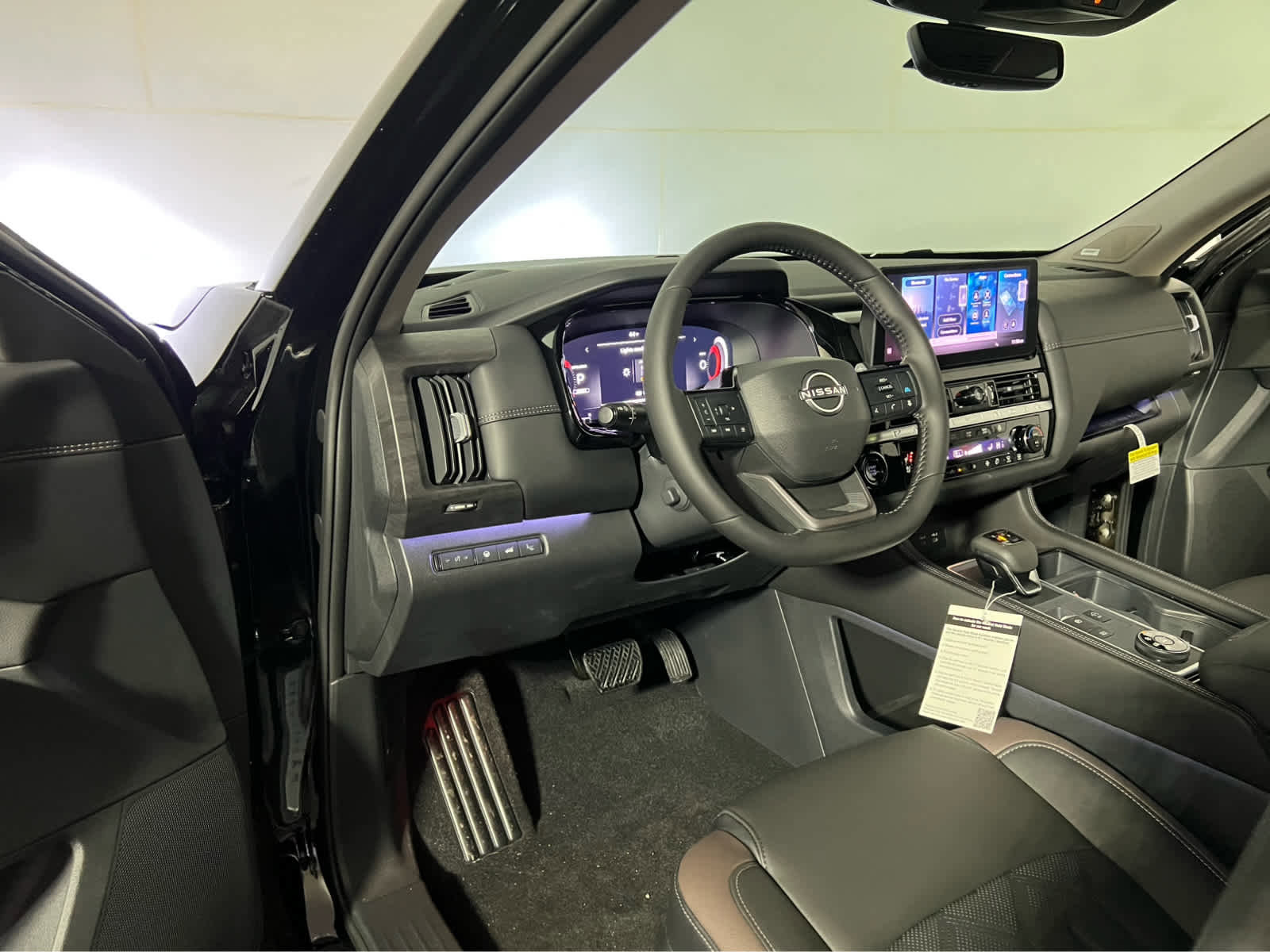 New 2026 Nissan Pathfinder Platinum image 14