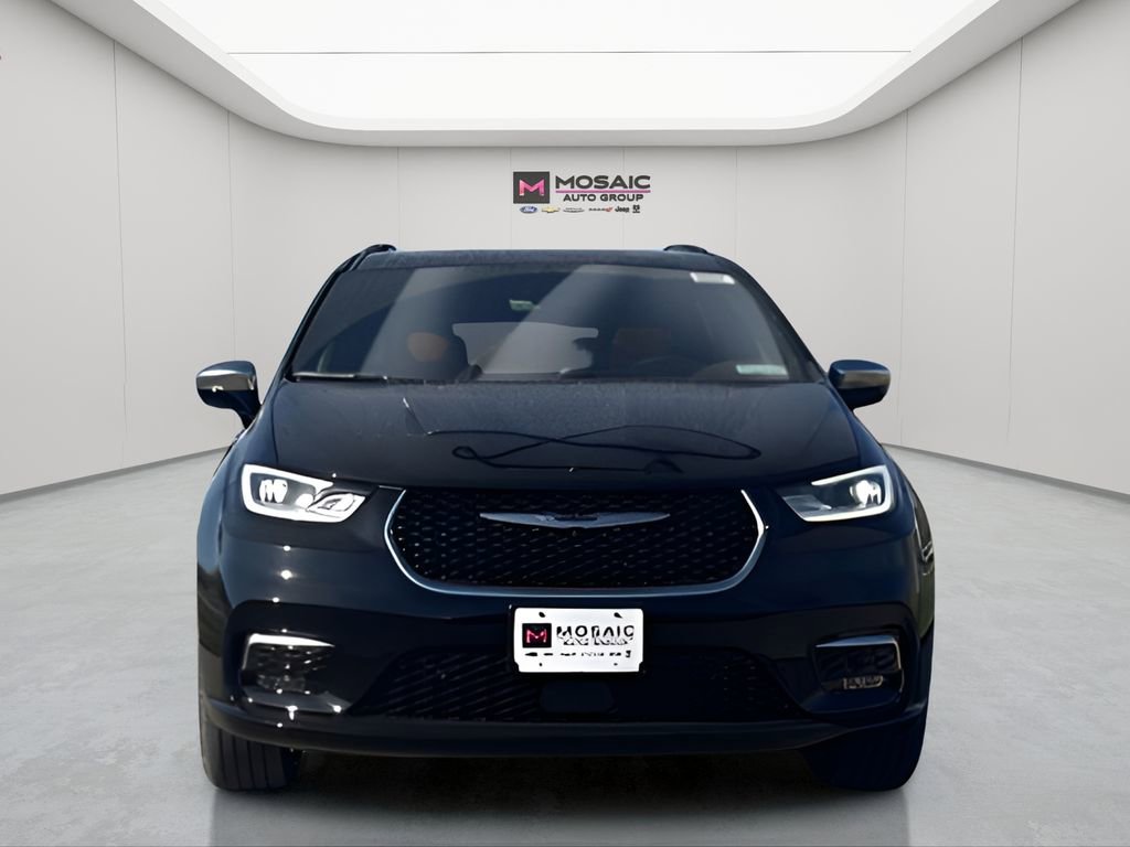 New 2026 Chrysler Pacifica Pinnacle image 2