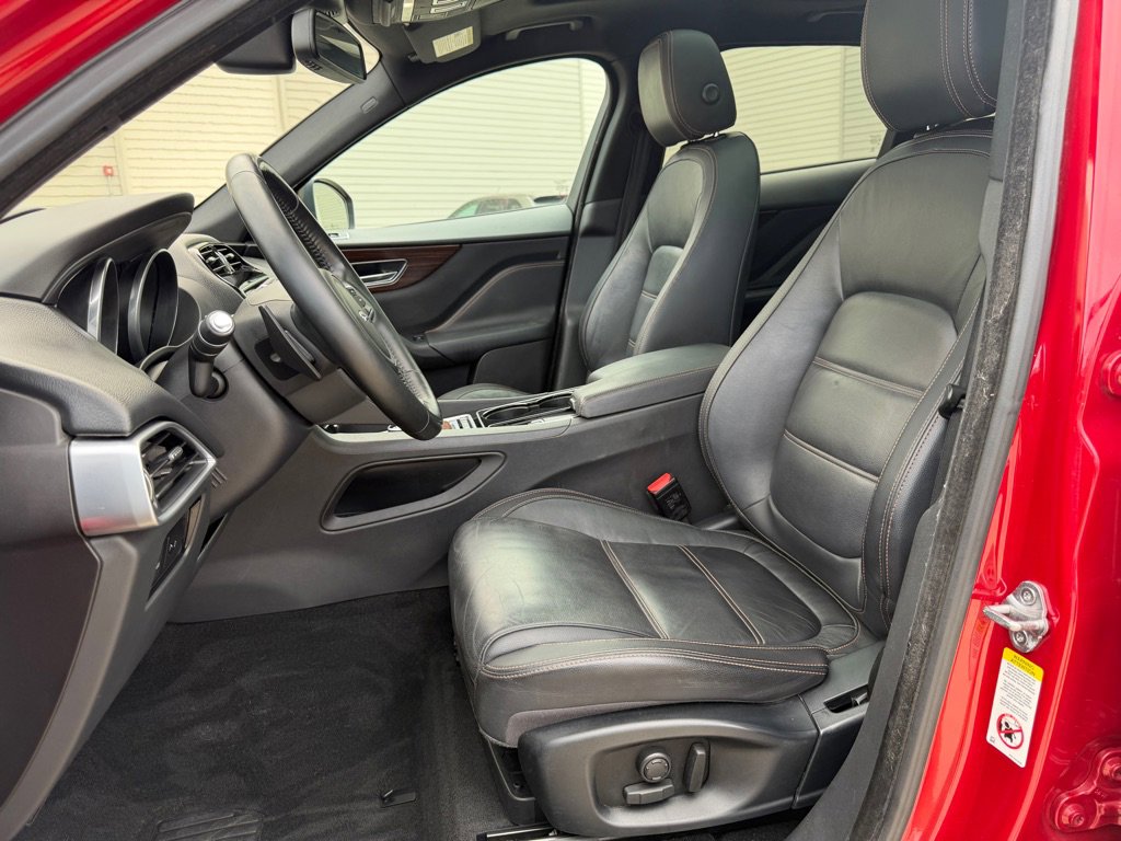 Used 2017 Jaguar F-PACE Prestige AWD/4WD image 12
