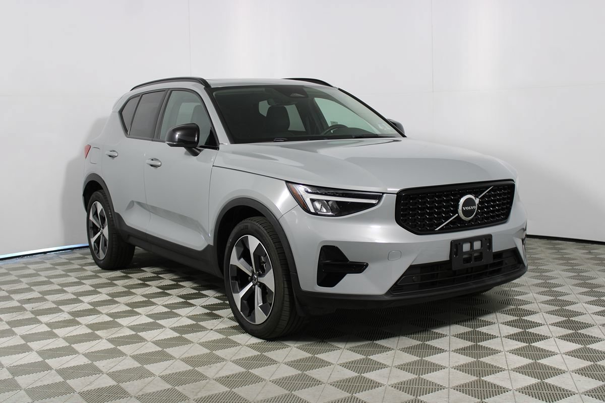 Used 2024 Volvo XC40 B5 Core AWD/4WD image 30