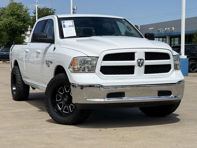 Used 2019 RAM 1500 Classic SLT image 2