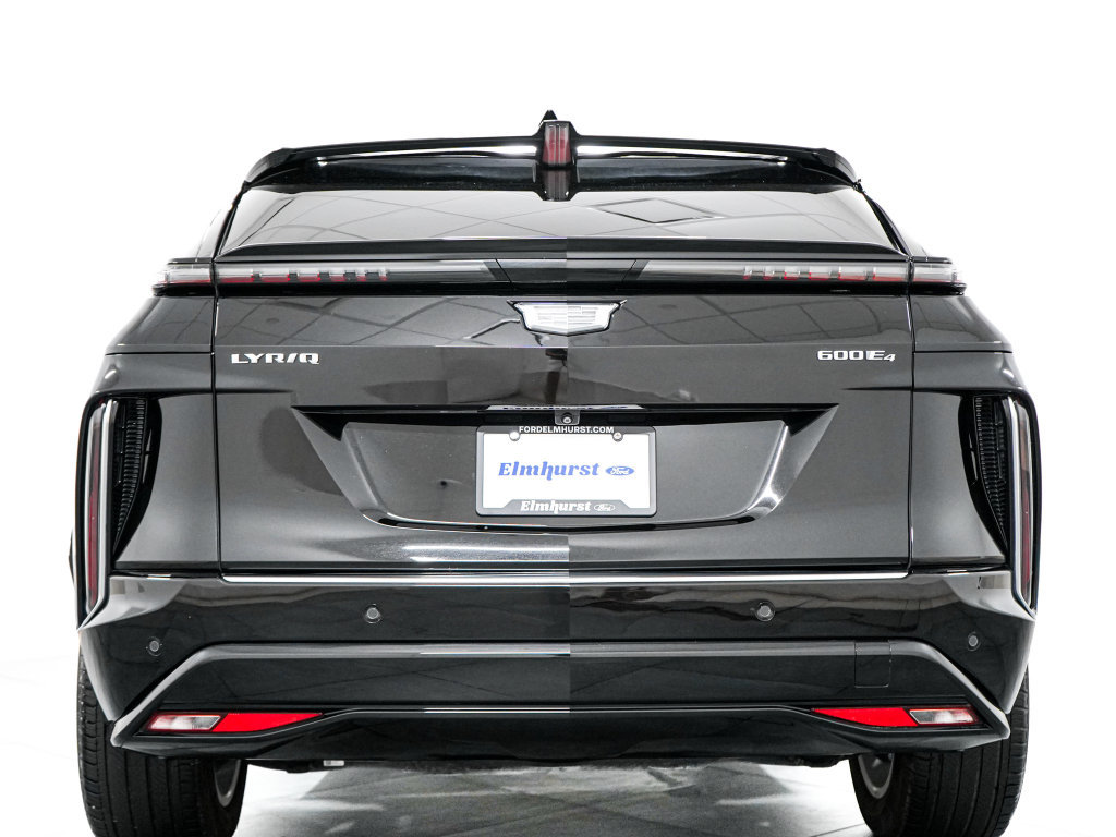 Used 2024 Cadillac Lyriq Luxury AWD/4WD image 6