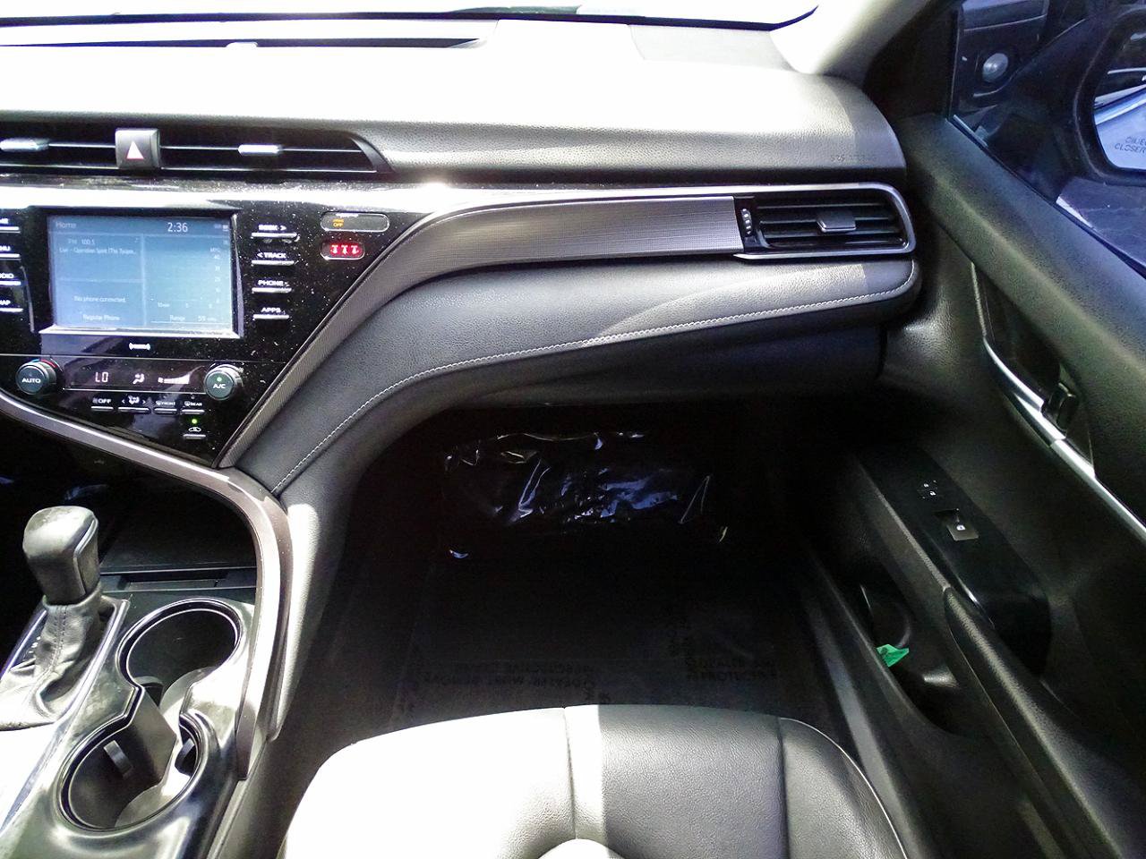 Used 2020 Toyota Camry SE FWD image 34