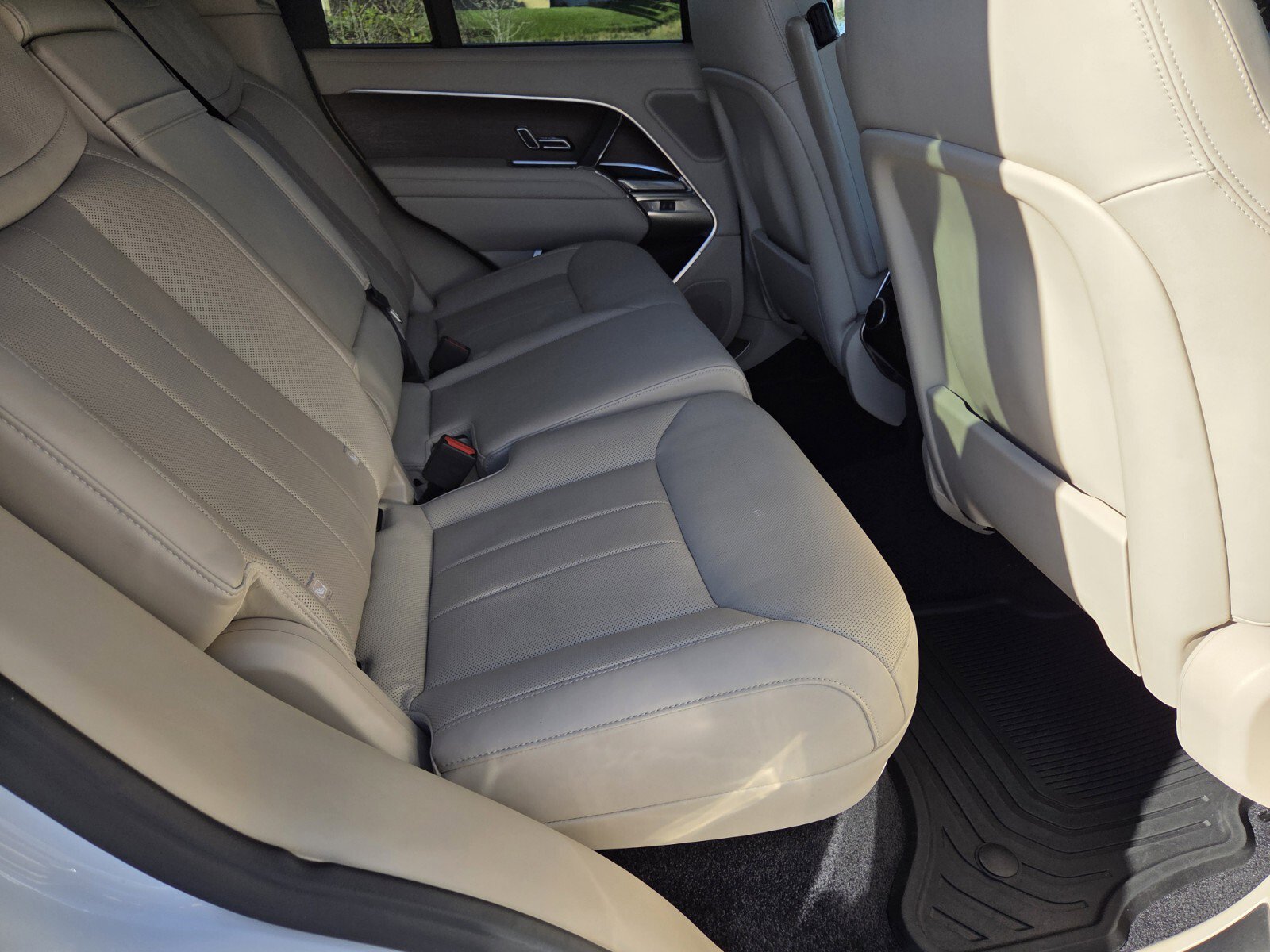 Used 2023 Land Rover Range Rover SE image 5