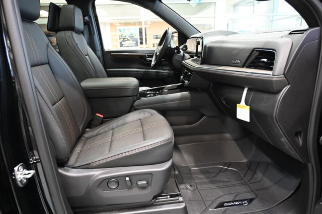 New 2026 Chevrolet Suburban High Country AWD/4WD image 12