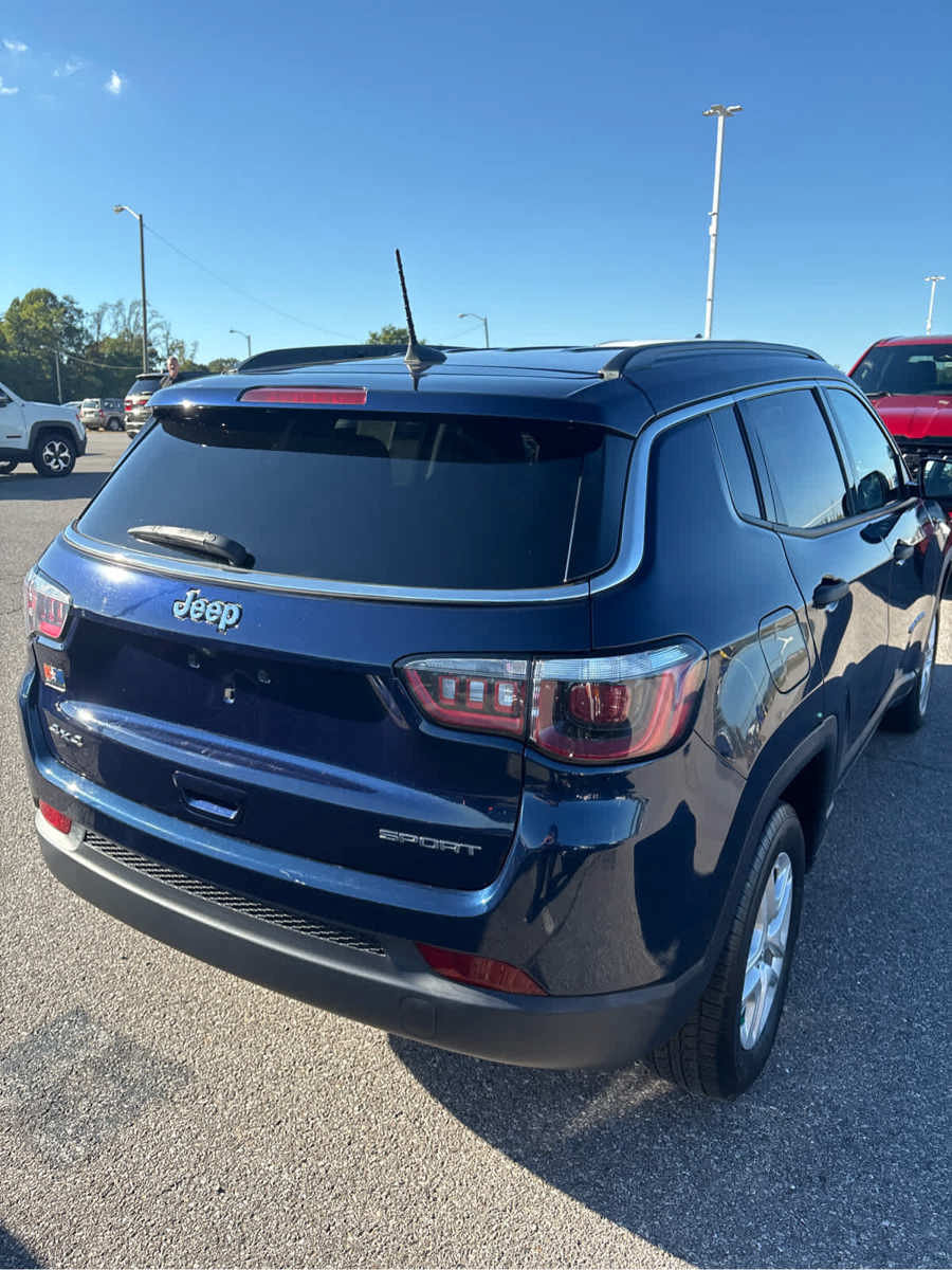 Used 2019 Jeep Compass Sport w/ Cold Weather Group AWD/4WD image 27