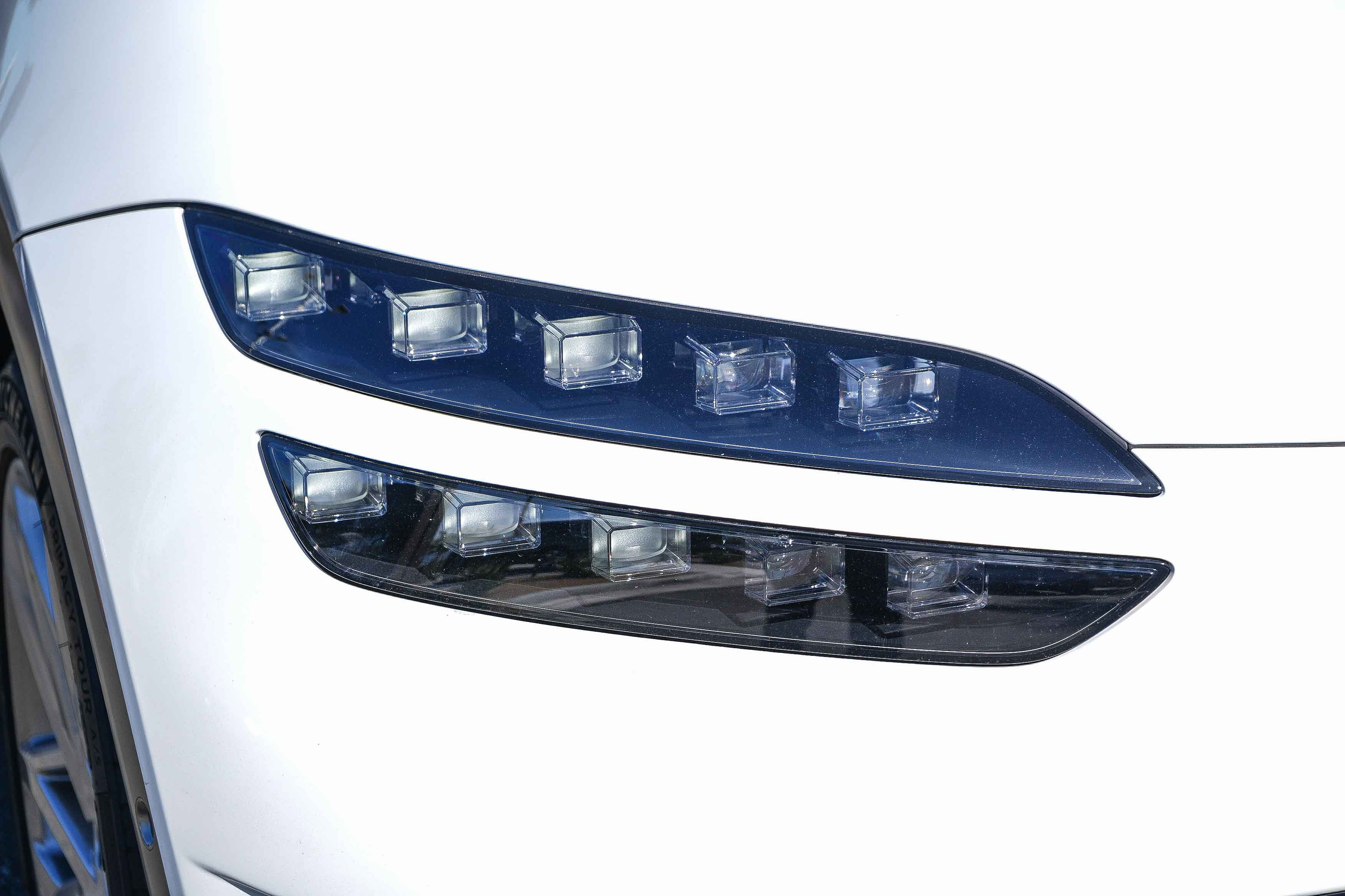 Used 2023 Genesis GV60 Advanced AWD/4WD image 4