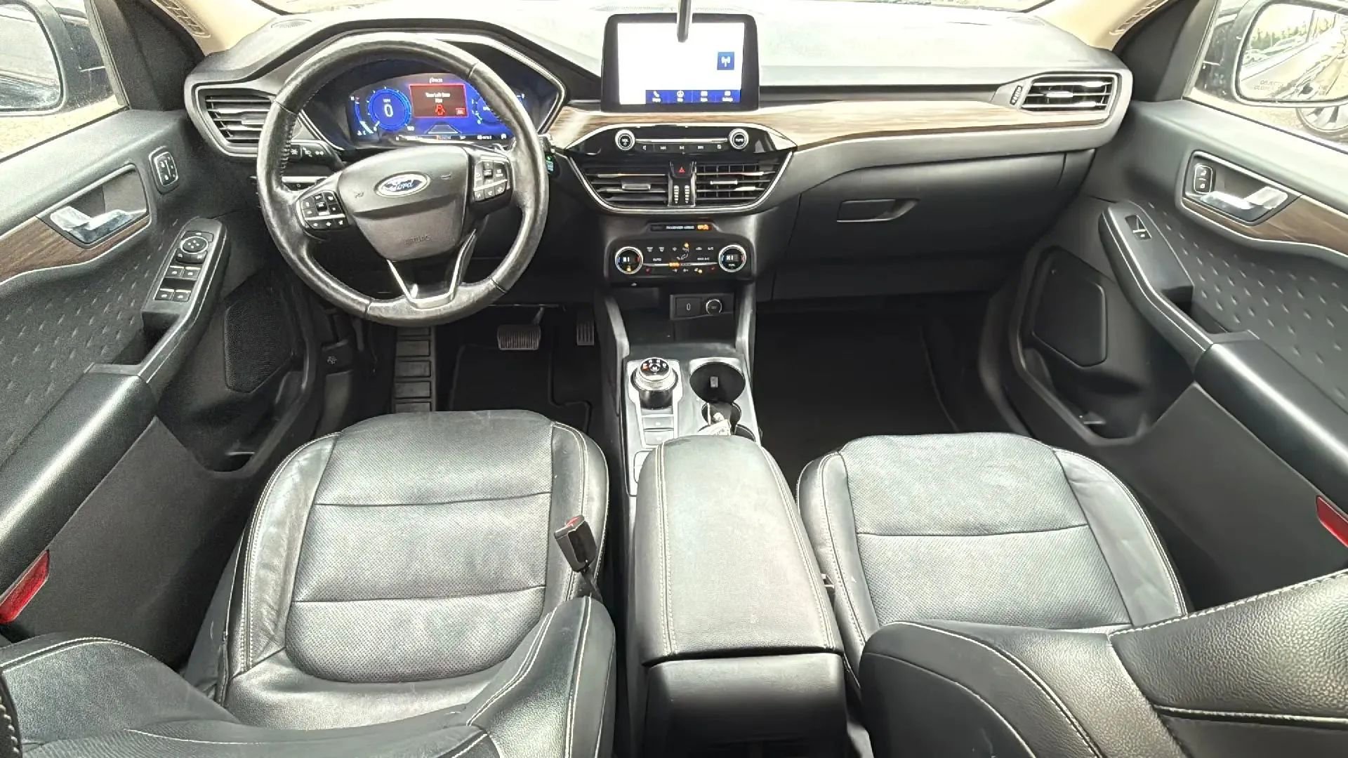 Used 2020 Ford Escape Titanium image 30