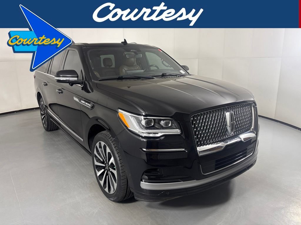 Used 2023 Lincoln Navigator L Reserve AWD/4WD image 1